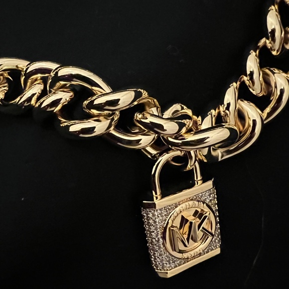 Michael Kors necklace - Picture 2 of 5